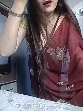 Snapshot of naughtymadam chatting on July 13, 5:10 am naughtymadam online show from July 13, 5:10 am