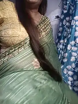 Snapshot of naughtymadam chatting on July 15, 5:34 am naughtymadam online show from July 15, 5:34 am