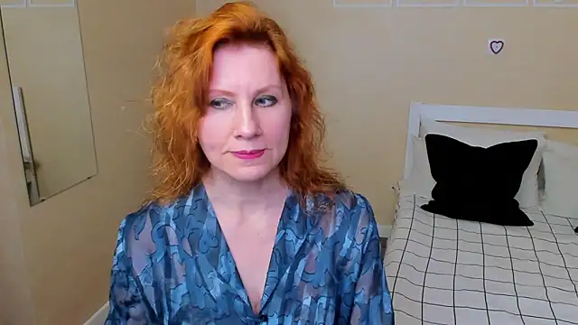 FoxySophia online show from September 21, 8:10 pm