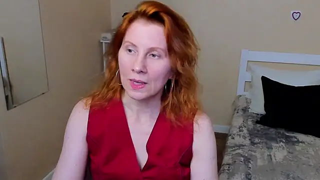 FoxySophia online show from October 1, 3:45 am