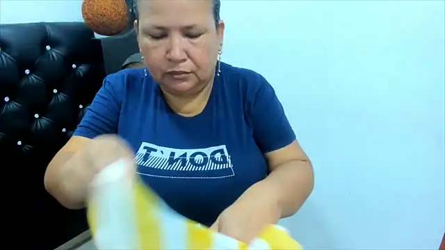 beckyummys online show from September 13, 12:05 pm