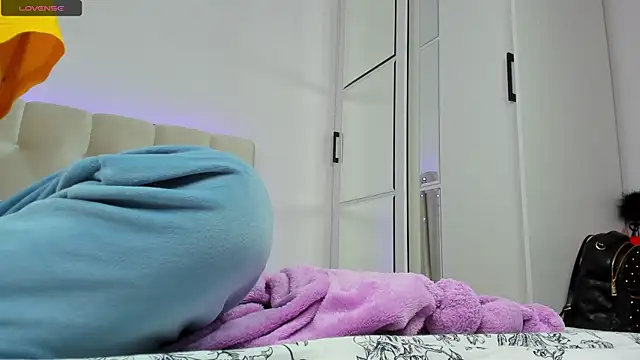 YourWildDestiny online show from December 3, 5:23 pm