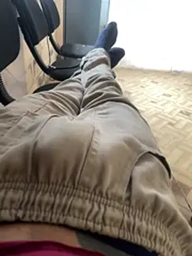 Snapshot of descret_19 chatting on March 24, 3:28 pm descret 19 online show from March 24, 3:28 pm