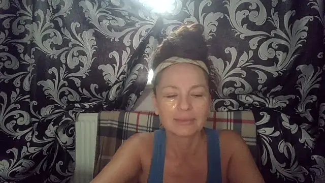 Snapshot of LindaStarS chatting on July 10, 4:06 am LindaStarS online show from July 10, 4:06 am