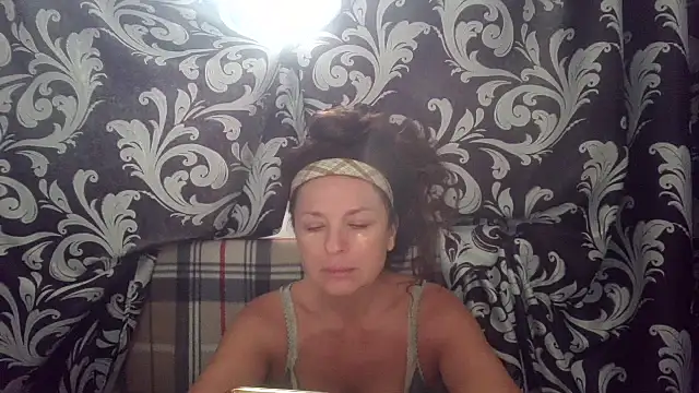 Snapshot of LindaStarS chatting on July 20, 4:27 am LindaStarS online show from July 20, 4:27 am