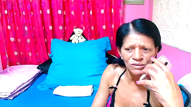 SLUTTYROXY online show from January 8, 4:33 pm