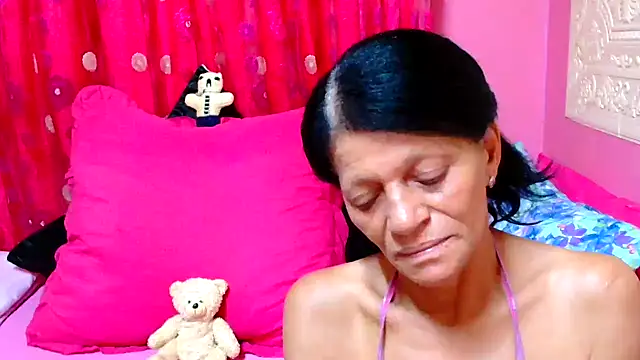 SLUTTYROXY online show from January 24, 9:58 pm