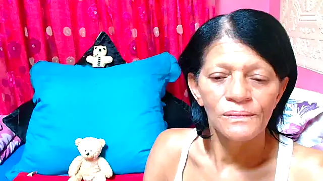SLUTTYROXY online show from January 27, 4:43 pm