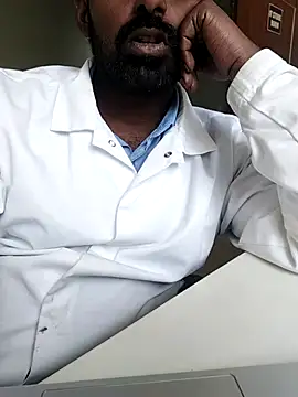 Snapshot of honeyboy4aunty chatting on March 22, 6:00 am honeyboy4aunty online show from March 22, 6:00 am