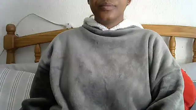 Snapshot of blackslut4u chatting on June 6, 8:41 am blackslut4u online show from June 6, 8:41 am