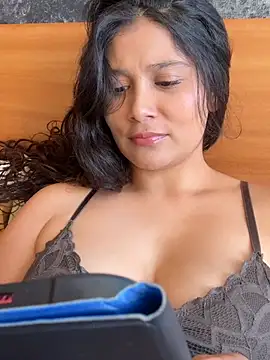 kinky milaxh online show from July 18, 8:01 pm