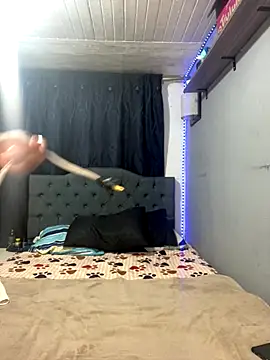 yanza2002 online show from October 11, 11:03 pm