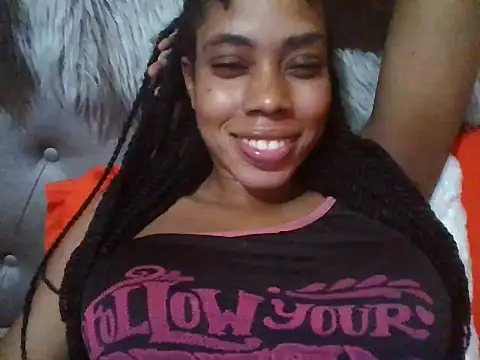 Snapshot of HONEYSWEETS_LIVE chatting on January 16, 1:48 am HONEYSWEETS LIVE online show from January 16, 1:48 am