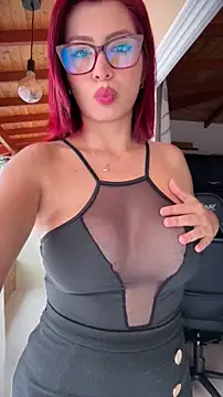 Snapshot of LINDA_PATTY94 chatting on May 14, 8:04 pm LINDA PATTY94 online show from May 14, 8:04 pm
