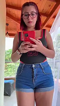 Snapshot of LINDA_PATTY94 chatting on June 9, 3:23 pm LINDA PATTY94 online show from June 9, 3:23 pm