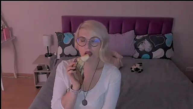 sabrinamacmarren online show from February 22, 3:36 pm