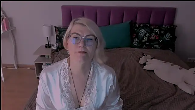 sabrinamacmarren online show from February 28, 11:34 pm