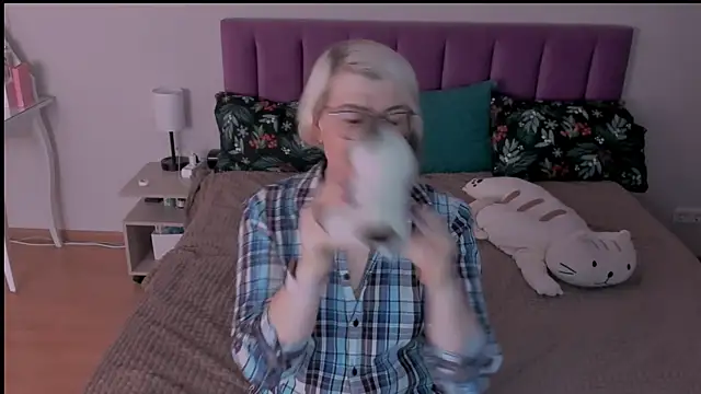 sabrinamacmarren online show from March 3, 4:14 pm