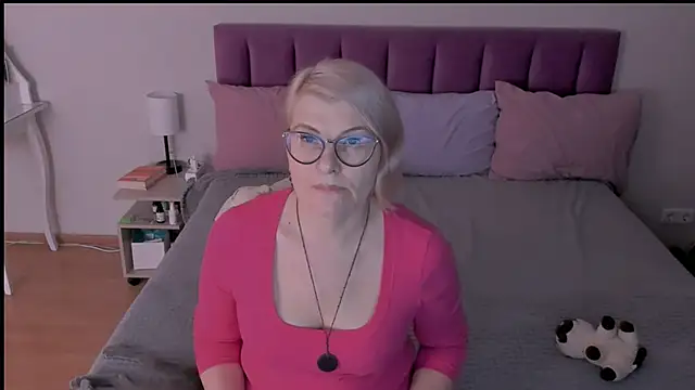 sabrinamacmarren online show from March 18, 7:42 pm