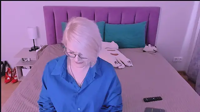 sabrinamacmarren online show from September 25, 2:54 pm