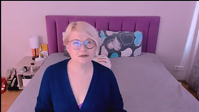 sabrinamacmarren online show from October 13, 12:16 pm