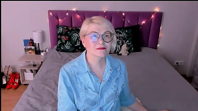 sabrinamacmarren online show from January 15, 4:22 pm