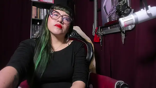 MeGoddesSara online show from May 26, 3:35 am