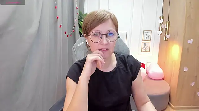 Paris Cherry online show from February 18, 1:33 pm