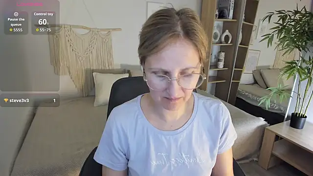 Paris Cherry online show from September 21, 7:48 pm