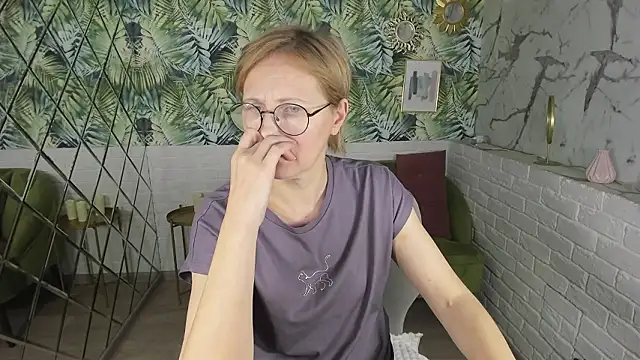 Snapshot of Paris_Cherry chatting on January 31, 7:11 pm Paris Cherry online show from January 31, 7:11 pm