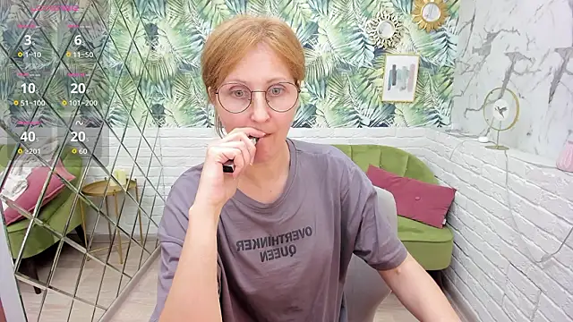 Snapshot of Paris_Cherry chatting on March 9, 6:23 pm Paris Cherry online show from March 9, 6:23 pm