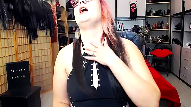 LindaDaemonX online show from November 10, 7:29 am