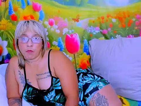 indianroxy online show from July 25, 8:39 pm