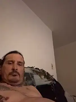 Snapshot of tazzfazz chatting on May 12, 2:19 am tazzfazz online show from May 12, 2:19 am