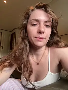 Snapshot of MariiD chatting on April 11, 6:40 am MariiD online show from April 11, 6:40 am