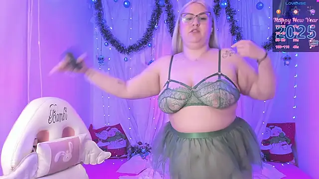Snapshot of sweetbambi23 chatting on January 29, 3:37 pm sweetbambi23 online show from January 29, 3:37 pm