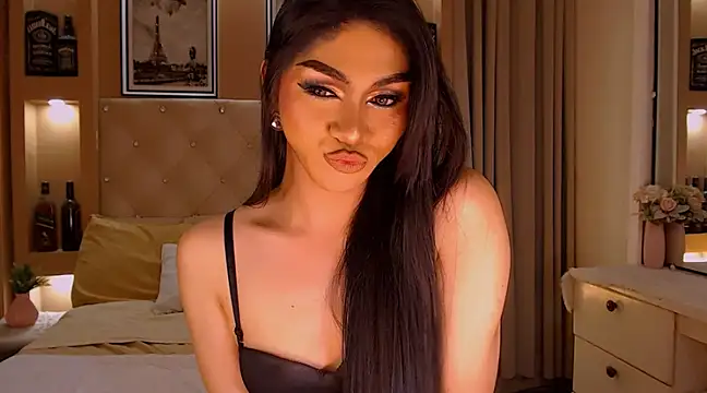 YOUR DREAMWIFE online show from February 20, 9:09 pm