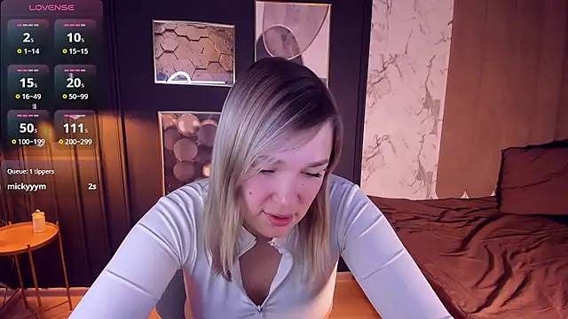 BellaDreamy online show from January 23, 11:15 am