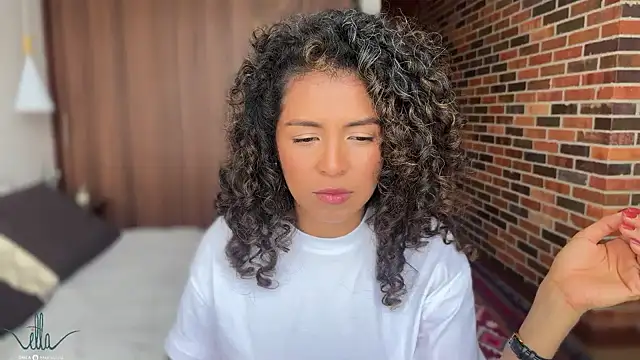 illaroom online show from December 5, 8:33 pm