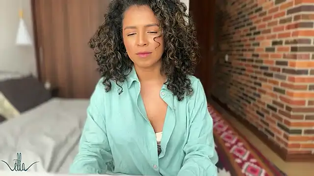 illaroom online show from December 6, 3:33 pm