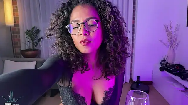 illaroom online show from January 24, 11:45 pm