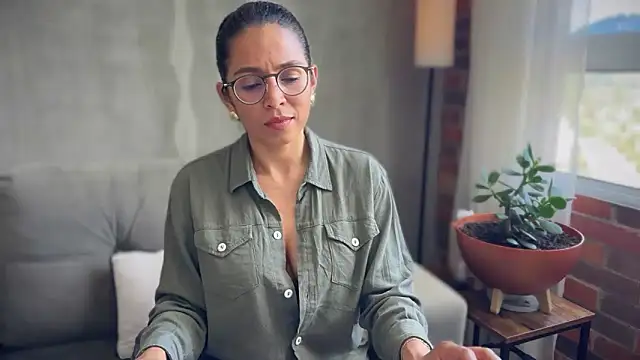 illaroom online show from October 14, 7:58 pm