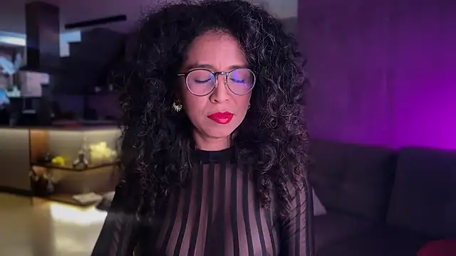 Snapshot of illaroom chatting on February 10, 9:19 pm illaroom online show from February 10, 9:19 pm