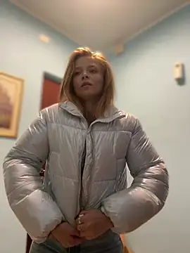 AnastasiaAniess online show from December 15, 11:20 pm