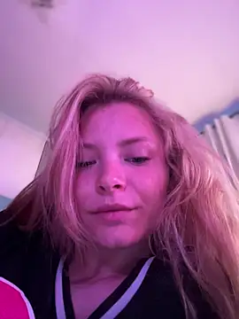 Snapshot of AnastasiaAniess chatting on April 2, 7:00 pm AnastasiaAniess online show from April 2, 7:00 pm