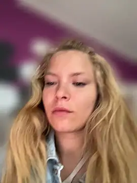 Snapshot of AnastasiaAniess chatting on April 9, 8:31 am AnastasiaAniess online show from April 9, 8:31 am