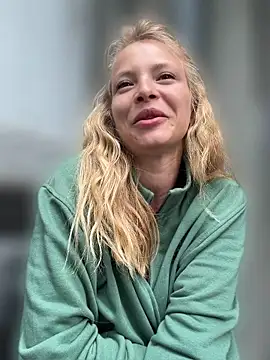Snapshot of AnastasiaAniess chatting on June 6, 4:55 pm AnastasiaAniess online show from June 6, 4:55 pm