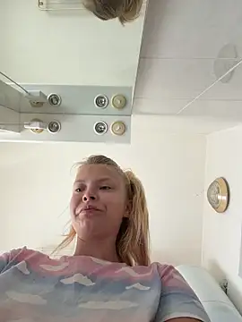 Snapshot of AnastasiaAniess chatting on June 10, 6:34 am AnastasiaAniess online show from June 10, 6:34 am