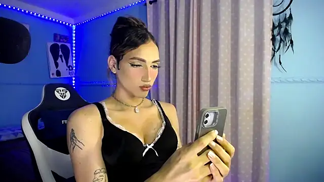 charlottesexxx online show from March 21, 10:24 pm