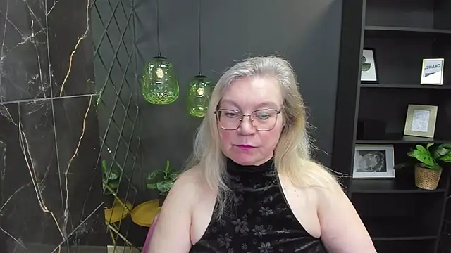 NataliMellow online show from December 10, 1:11 pm